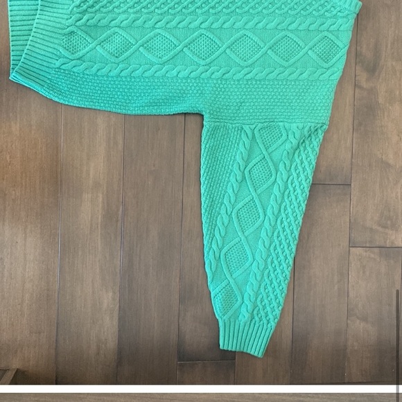 Aritzia / Sunday Best/ V-neck cable-knit/wool sweater/  Host Pick 🧶 brand new - Picture 11 of 11